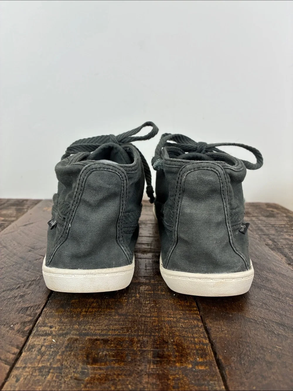 Sanuk Women’s 8 Chukka Boots Gray Canvas Lace Up Ankle Lightweight Desert